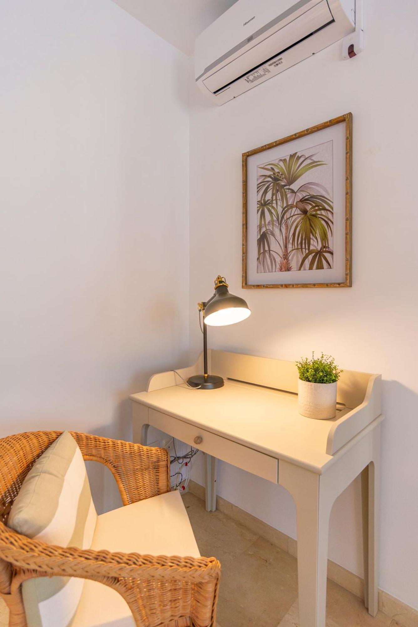 Apartment & Pool In Center Málaga